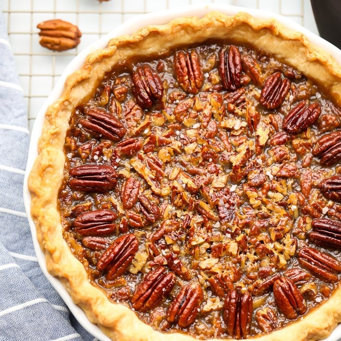 Fool Your Guests: The Best Vegan Pecan Pie with Authentic Flavor